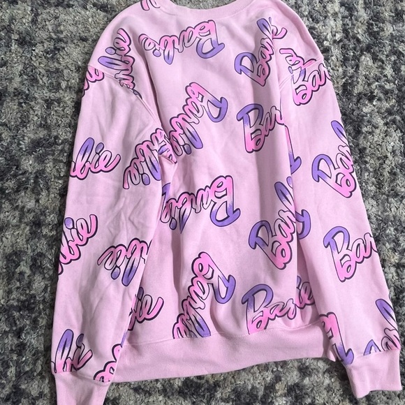 Pink Barbie crewneck sweatshirt.
Small
#barbie #pink #girl #girlcore - Picture 4 of 5